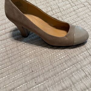 Mootsies Tootsies Taupe and Gray Heels